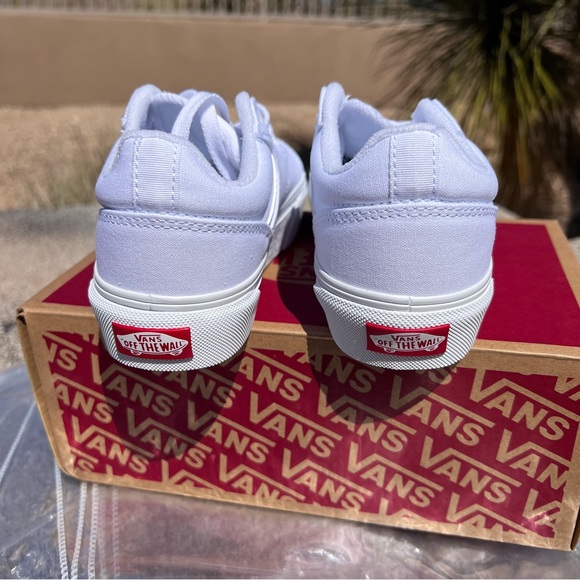 ⬇️VANS NWT Kids Canvas Sneakers Size US MISSY 2.0 White W/Black Seldan Platform - Picture 6 of 8